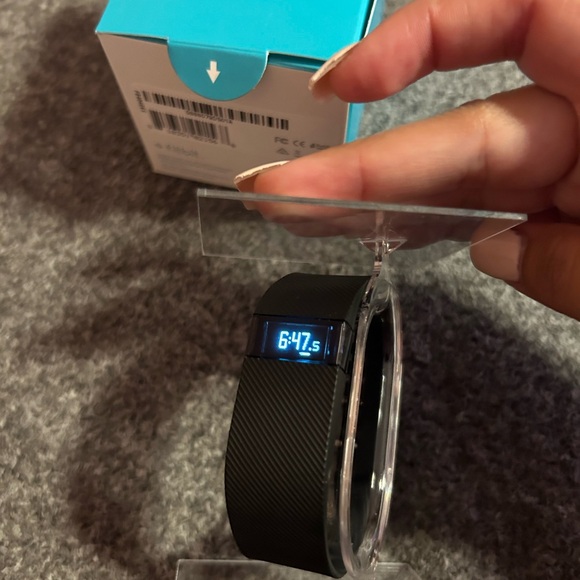 $150 Fitbit Charge HR Wireless Activity Wristband (Black,‎ Small ) - Picture 3 of 3